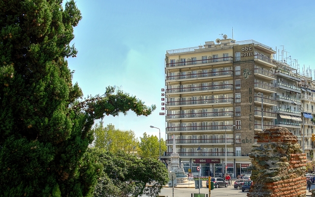 Classic room with balcony and with city view