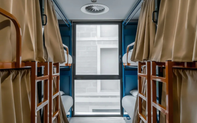 Standard Sextuple room