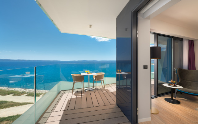 Cottage with water view