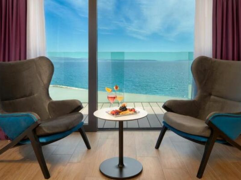 Deluxe Single Suite with water view