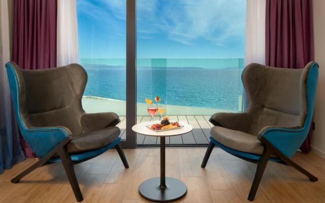 Deluxe Suite with view