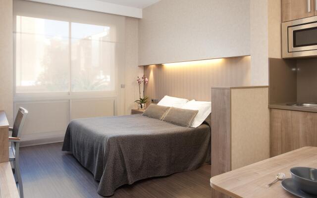 Standard room with street view