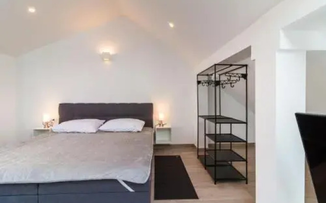 3 Bedrooms Apartment