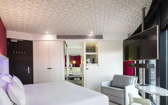 2×2 Interconnecting room