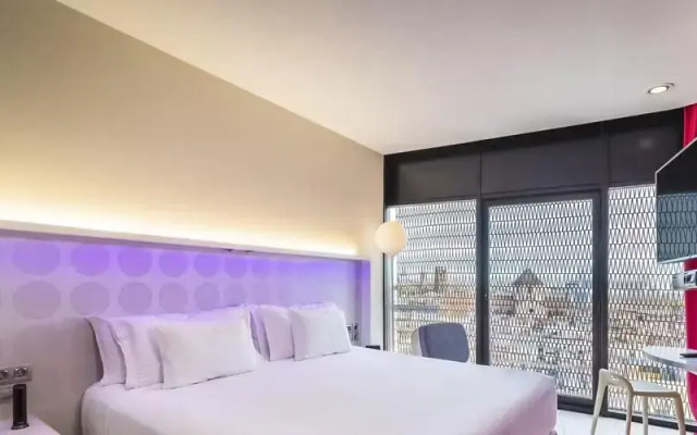 Deluxe Double room with city view