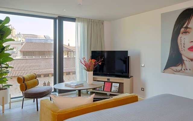 2 Bedrooms Beyond ME+ Suite