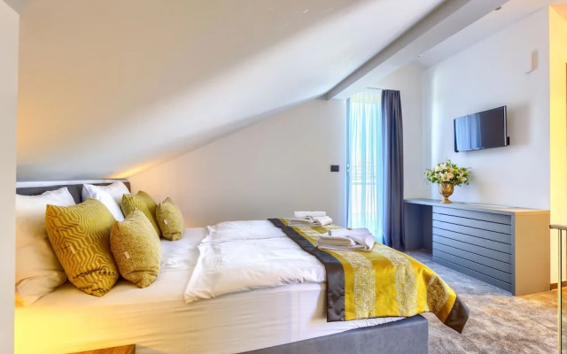 Luxury Apartment