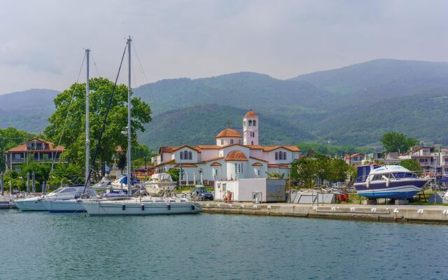 Cronwell Platamon Resort