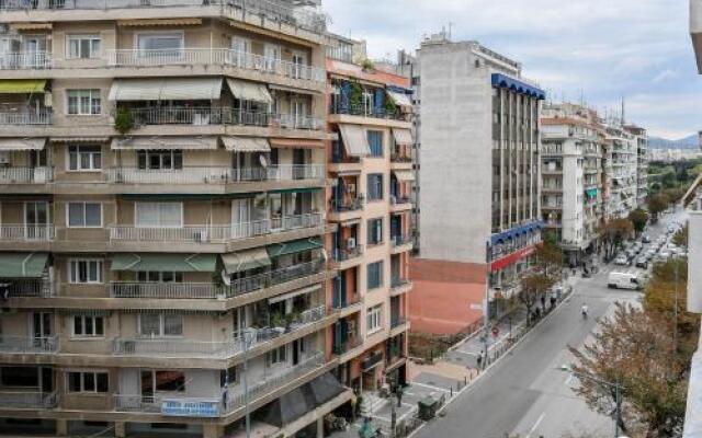 Flat 3 Bedrooms 2 Bathrooms – Thessaloniki