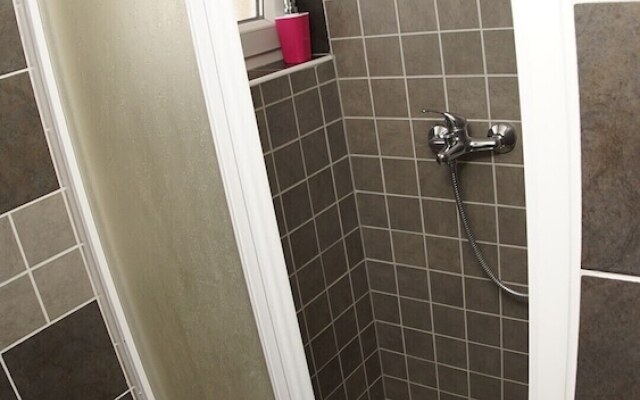 Inviting Apartment 14 Sleeps 3 Guests