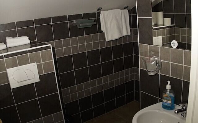 Inviting Apartment 14 Sleeps 3 Guests