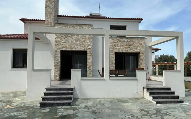 Luxury Rental Villa for 14 People