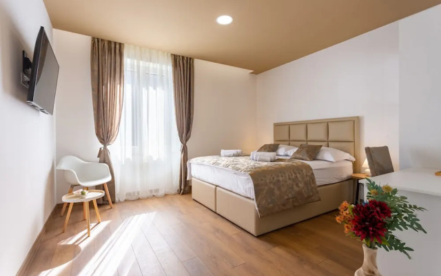 Deluxe Double room with balcony and with city view