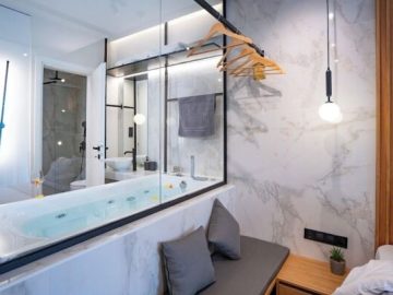 Luxury Suites with JACUZZI by Sea&theCity