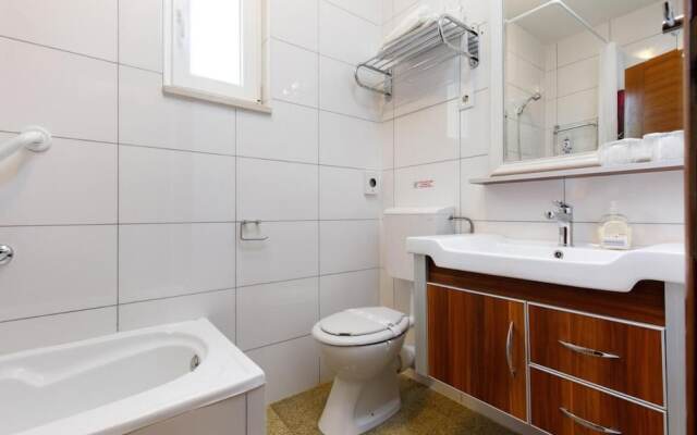 1 Bedroom Apartment with balcony and with ocean view