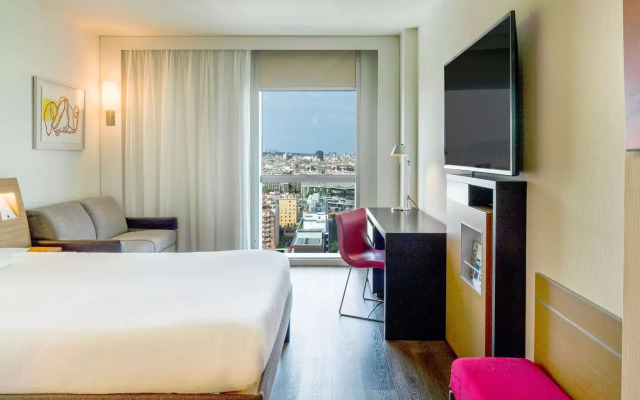 Standard Double room with city view