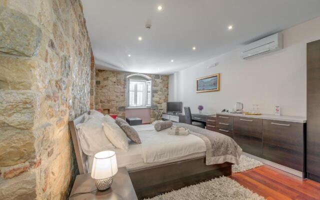 Deluxe Double room with city view