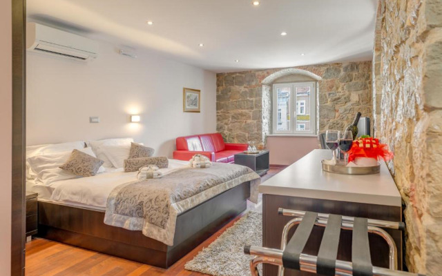 Luxury Double Suite with city view
