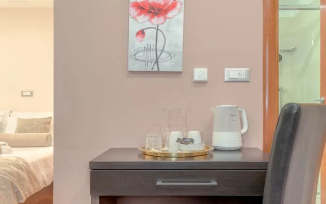 Standard Double room with street view