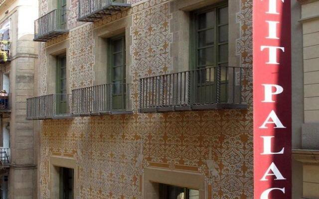 Sextuple Apartment