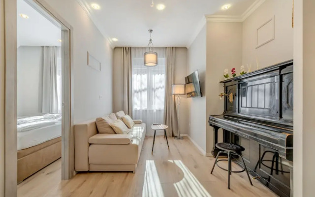 Royal Single Studio