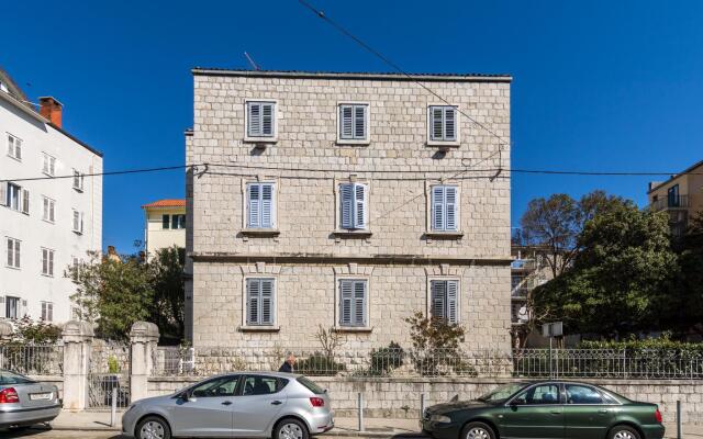Deluxe Triple room with view