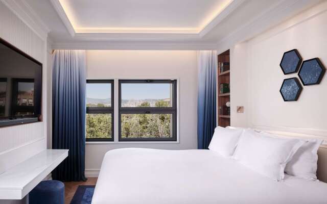 Double Junior Suite with Living room with city view