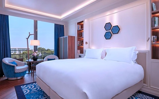 Luxury Double room with balcony and with garden view