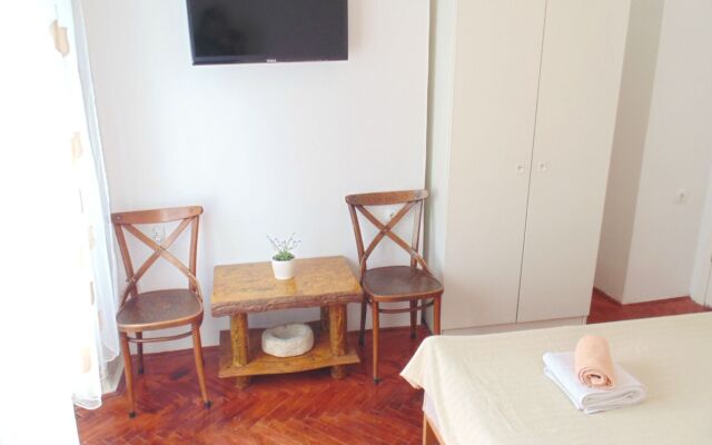Apartments and Rooms Djanovic