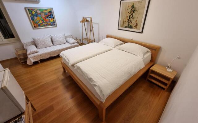 Deluxe Single room