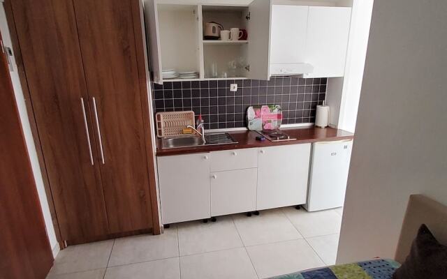 Apartment 4 Sleeps 4 Guests