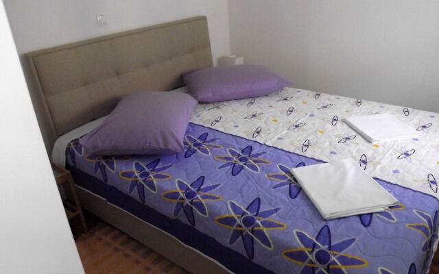 Apartment 4 Sleeps 4 Guests