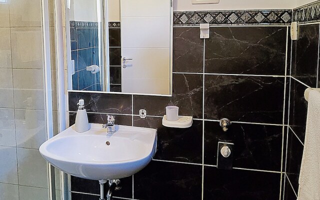 Apartment 4 Sleeps 4 Guests