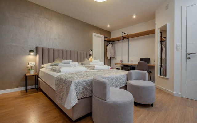 Deluxe Double room with balcony and with city view
