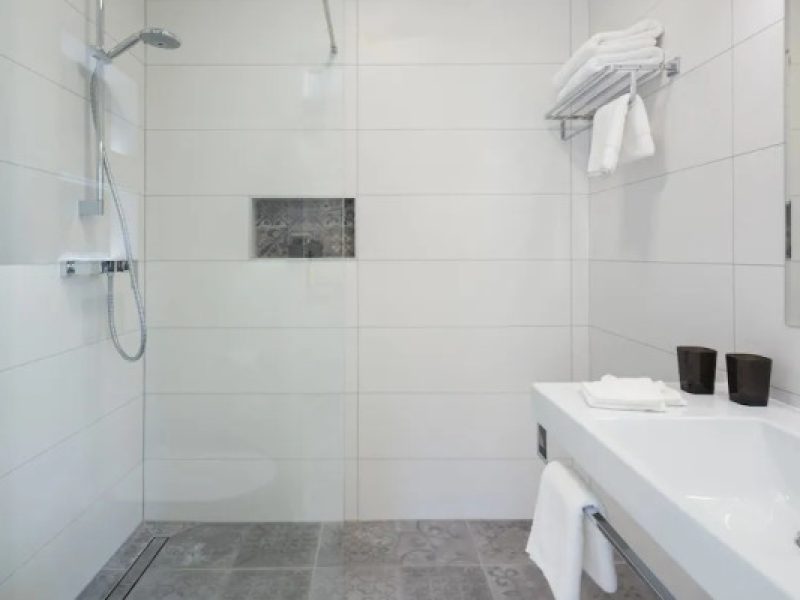 Luxury Single Suite