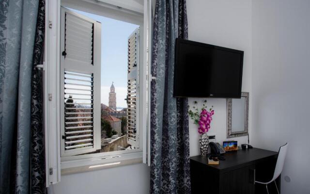 Luxury Suite with city view