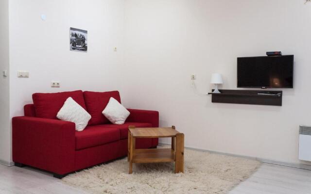 Deluxe Studio
