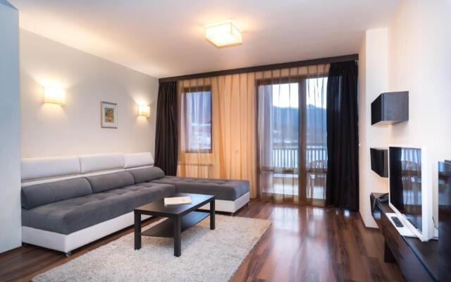3 Bedrooms Apartment