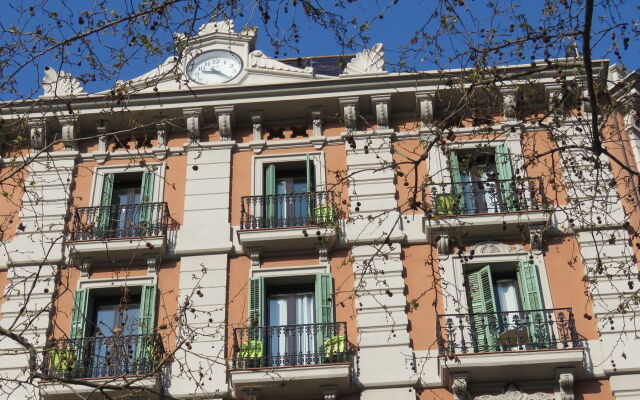 3 Bedrooms Bed in Dorm with balcony and with city view