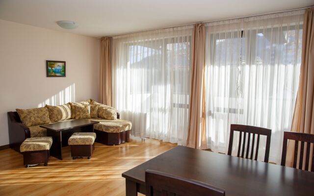 2 Bedrooms Apartment with balcony and with mountain view