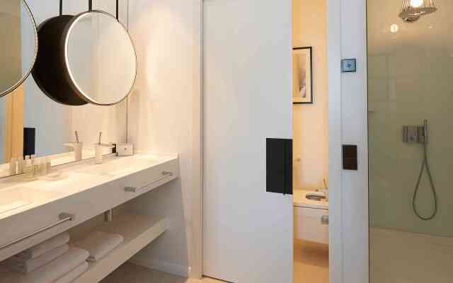 Suite with harbour view