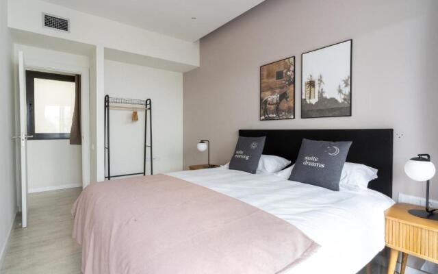 2 Bedrooms Quadruple Apartment with balcony