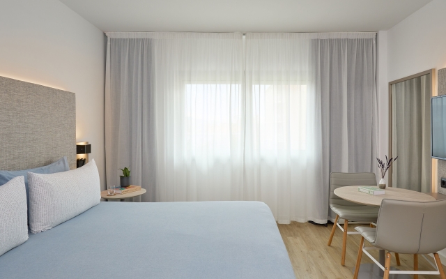 Connecting Double Studio with city view