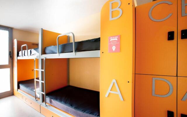 Bed in Dorm