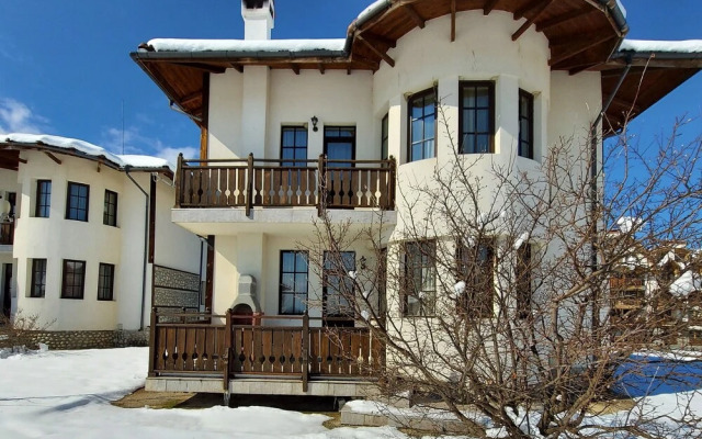 Two-bedroom Suite in the Beautiful Pinerose Resort