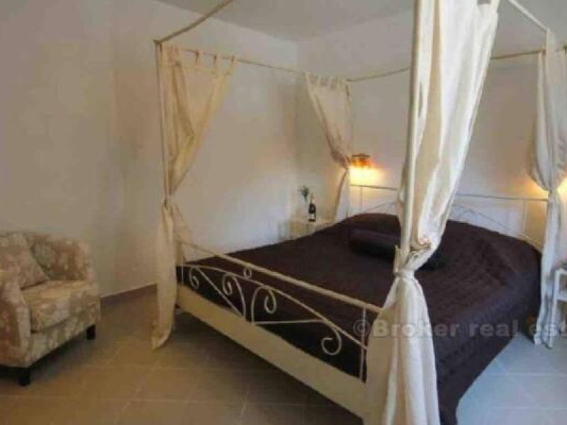 2 Bedrooms Villa beachfront