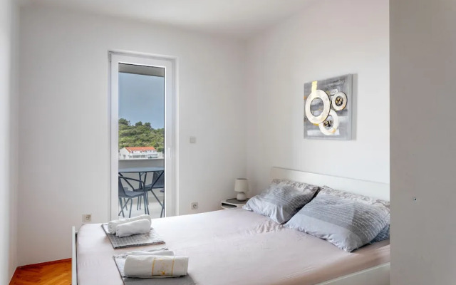 2 Bedrooms Deluxe Apartment with balcony and seafront